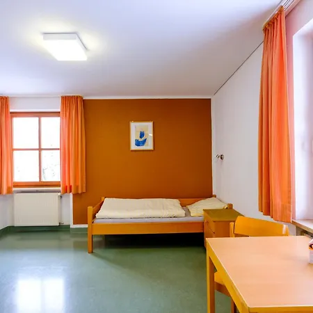 Vandrerhjem Falkenberg *